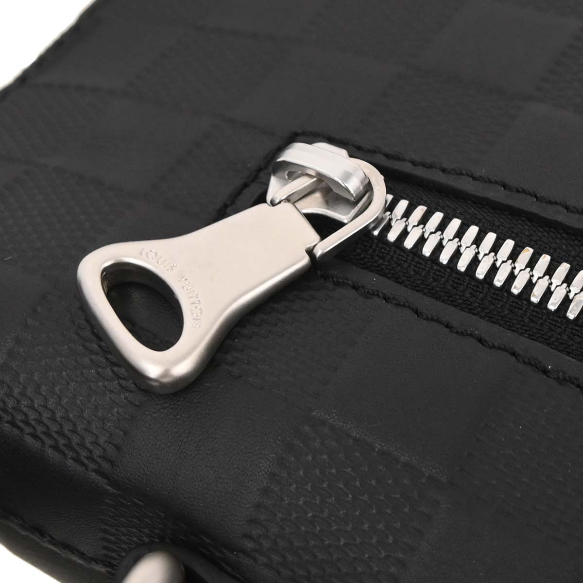 Louis Vuitton 2018 Damier Infini Discovery Messenger BB Shoulder N42418