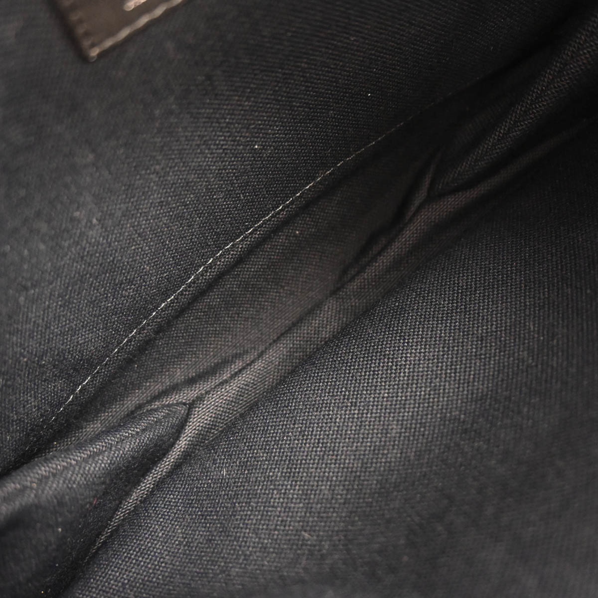 Louis Vuitton Black Utah Canyon Messenger PM Shoulder Bag M54962