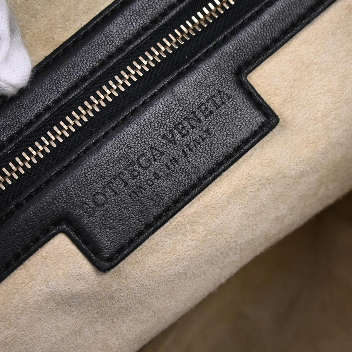 Bottega Veneta Black Lambskin Intrecciato Hobo Handbag