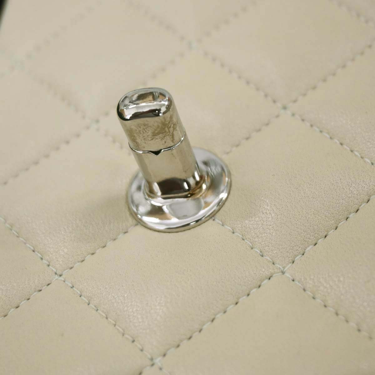 Chanel 1997-1999 Ivory Lambskin Small Classic Double Flap Shoulder Bag