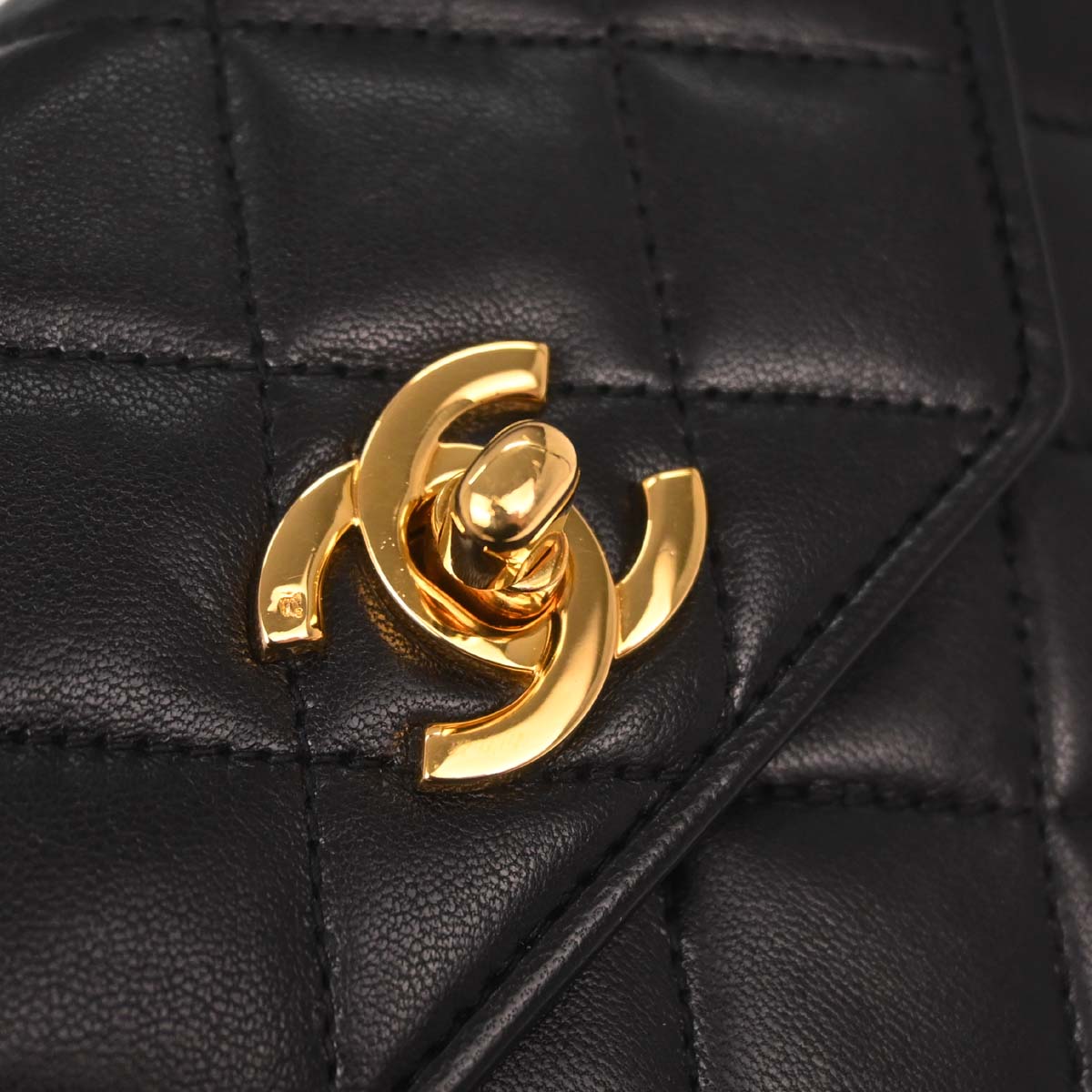 Chanel 1989-1991 Black Lambskin Octagon Shoulder Bag