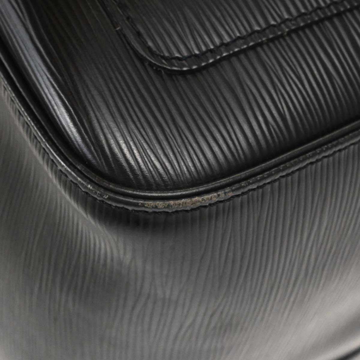 Louis Vuitton 1997 Black Epi Keepall 50 Travel Handbag M42962
