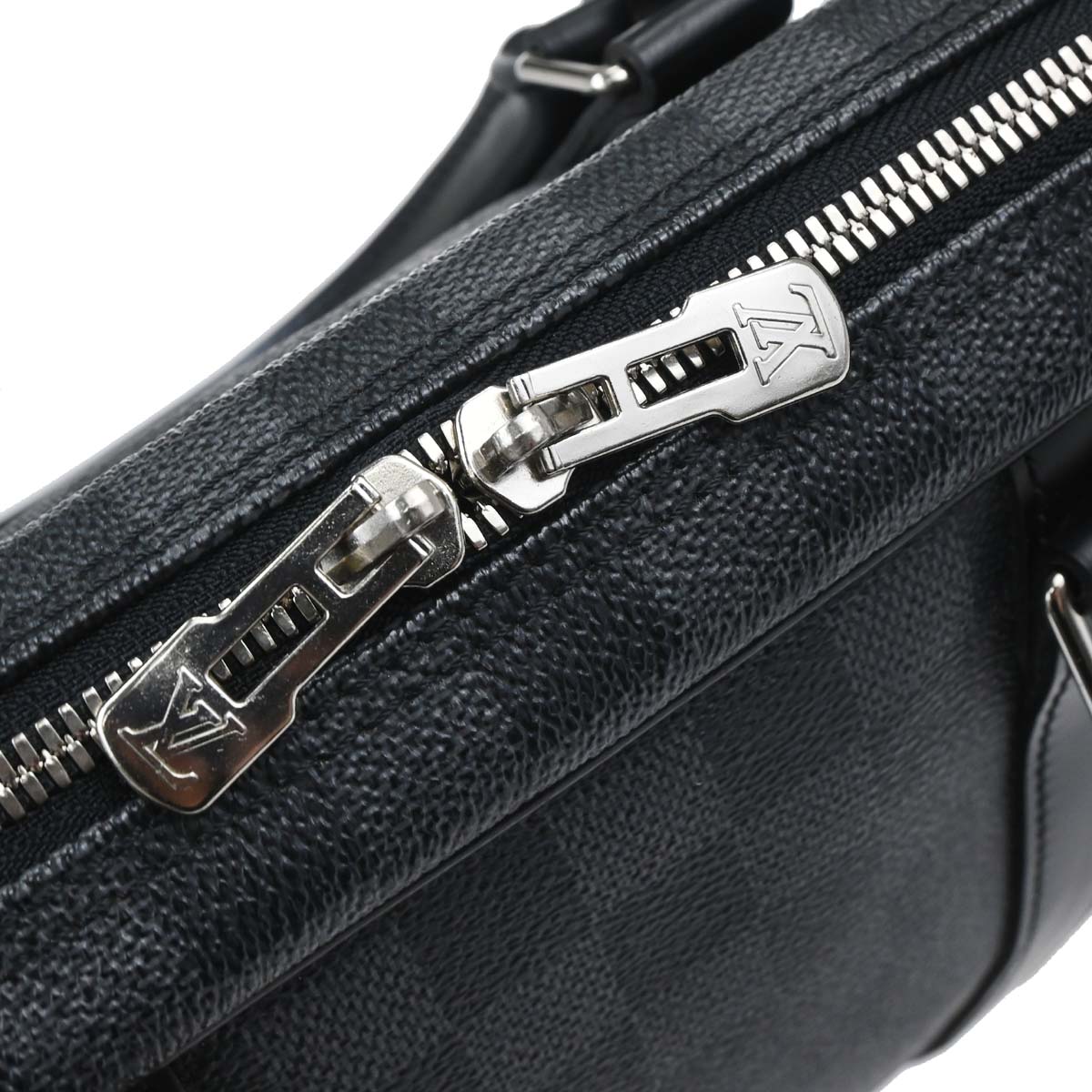 Louis Vuitton 2009 Damier Porte Documents Voyage Handbag N41125