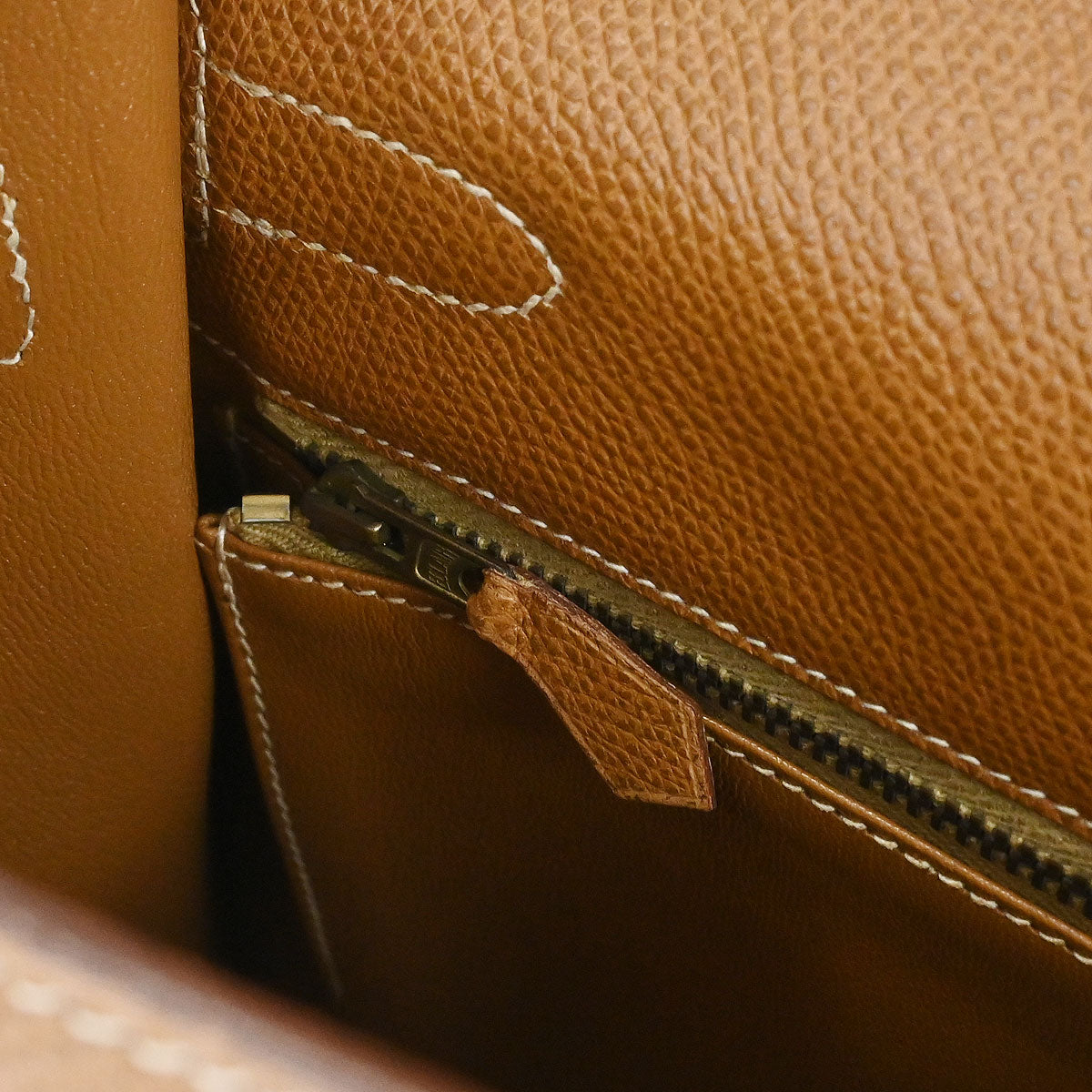 Hermes Gold Courchevel Kelly 32 Sellier Handbag