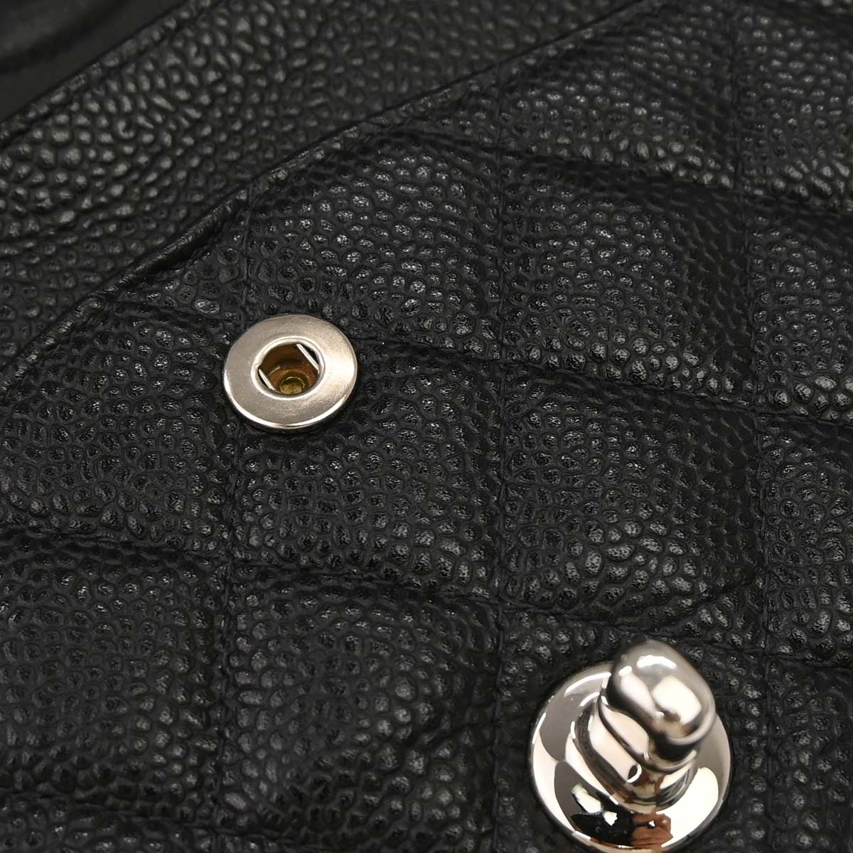 Chanel 2000-2002 Black Caviar Skin Medium Classic Double Flap Shoulder Bag