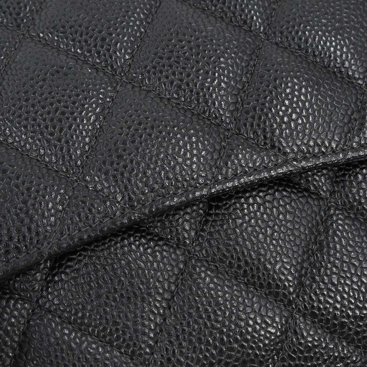 Chanel 2000-2002 Black Caviar Skin Jumbo Classic Flap Shoulder Bag