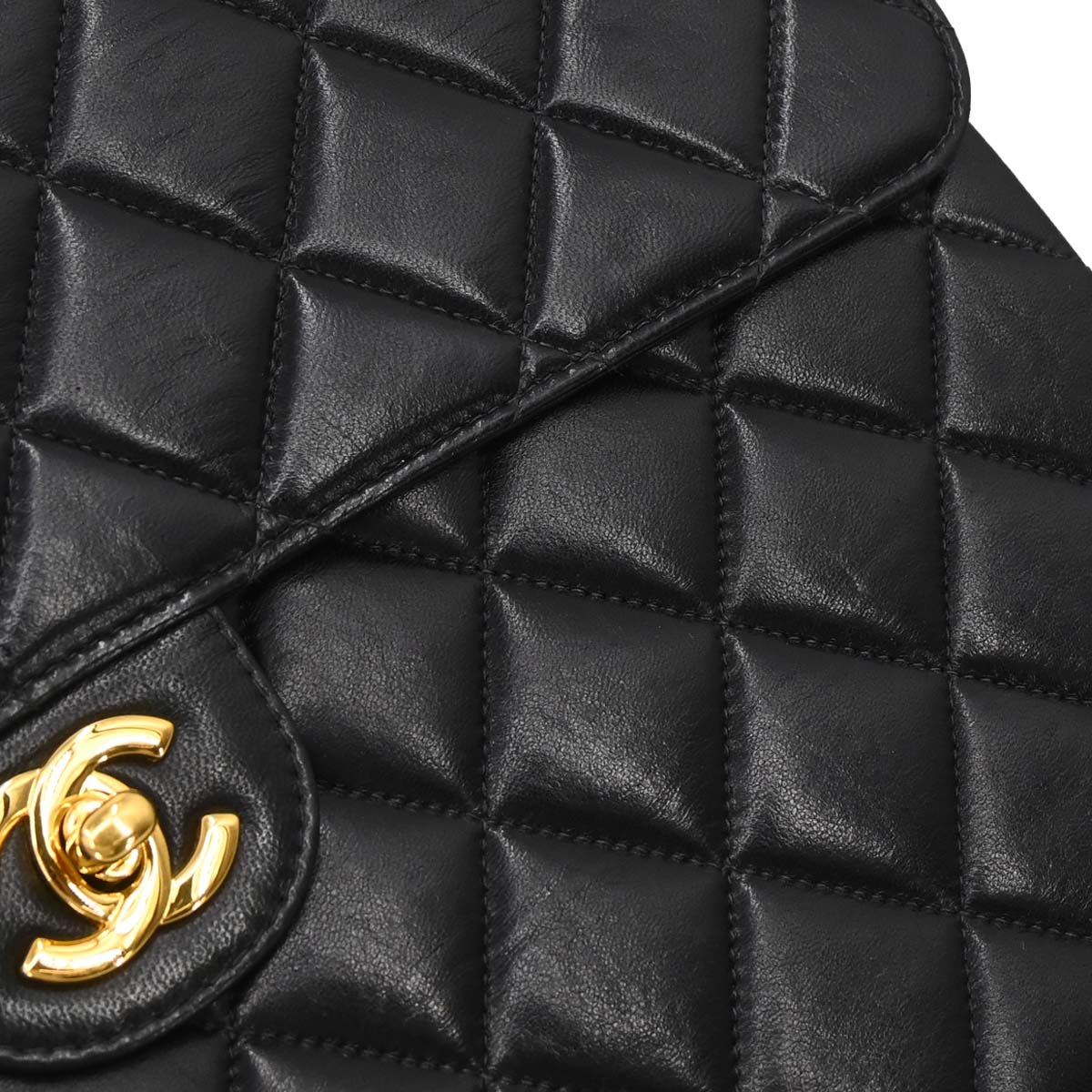 Chanel 2000-2002 Black Lambskin Jumbo Classic Flap Shoulder Bag