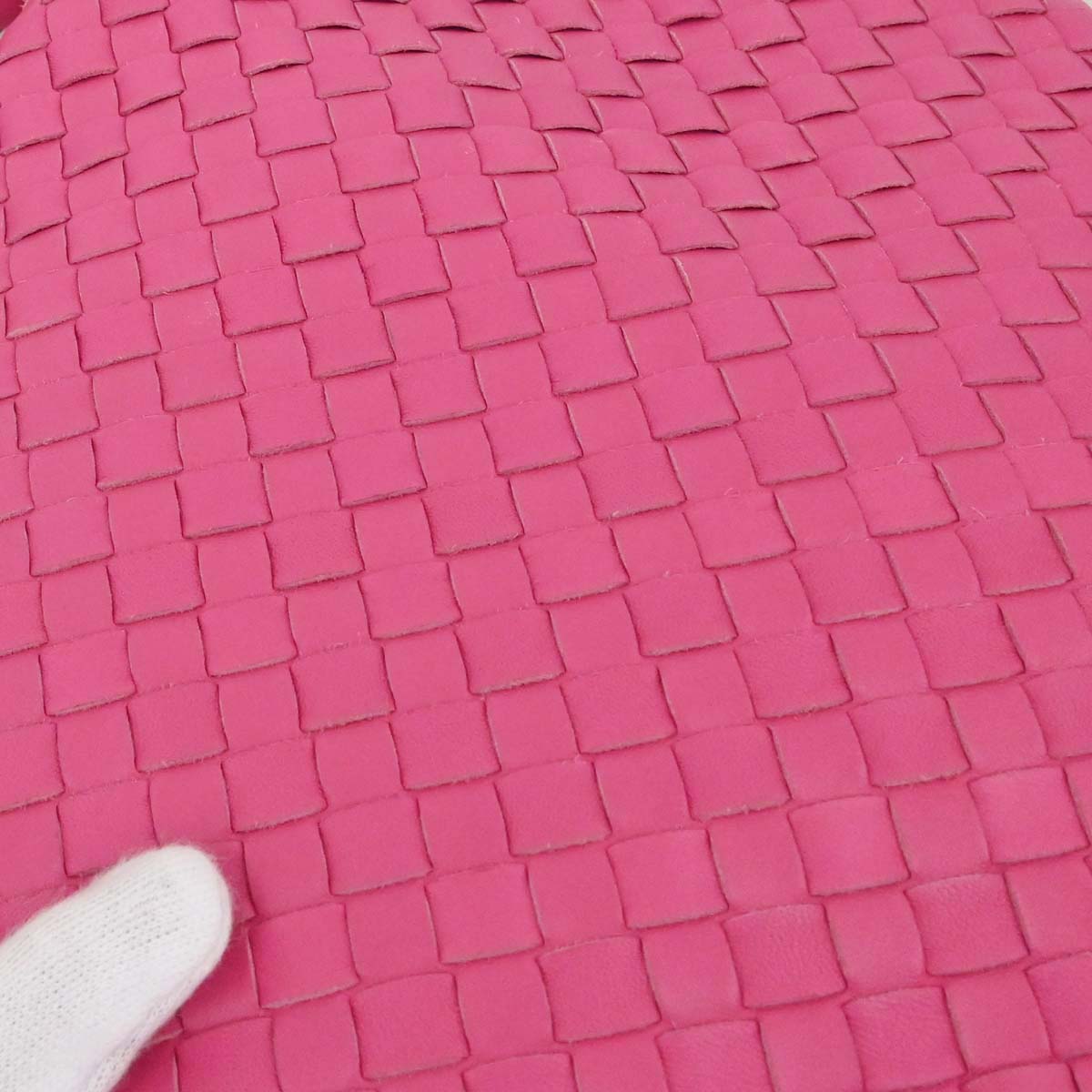 Bottega Veneta Pink Lambskin Intrecciato Hobo Handbag