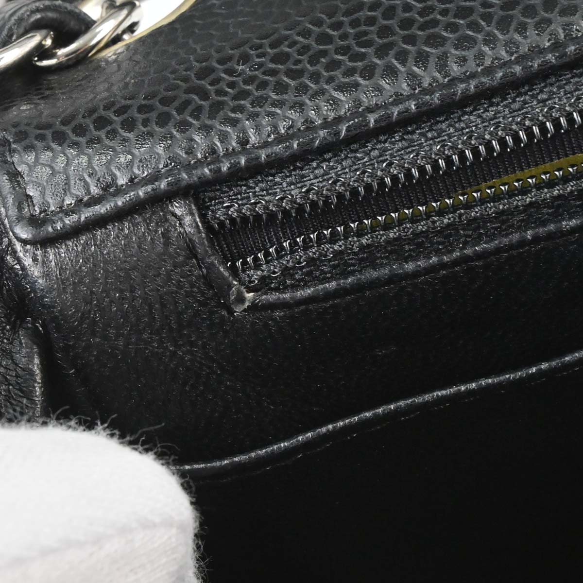 Chanel 2008-2009 Black Caviar Skin Mini Classic Square Flap Shoulder Bag 17