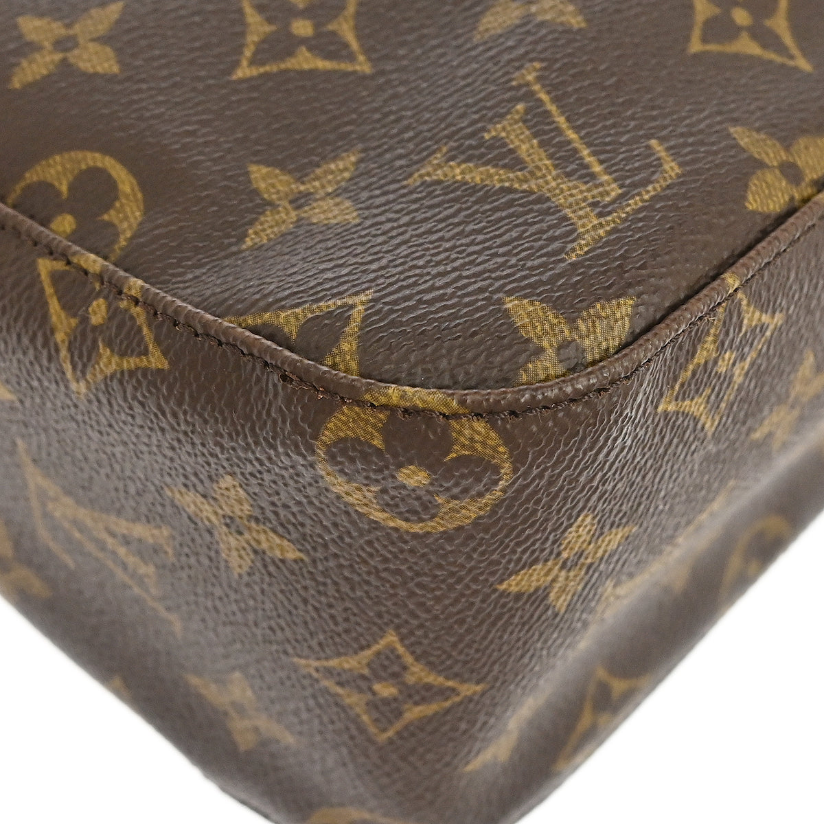 Louis Vuitton Monogram Looping MM Handbag M51146