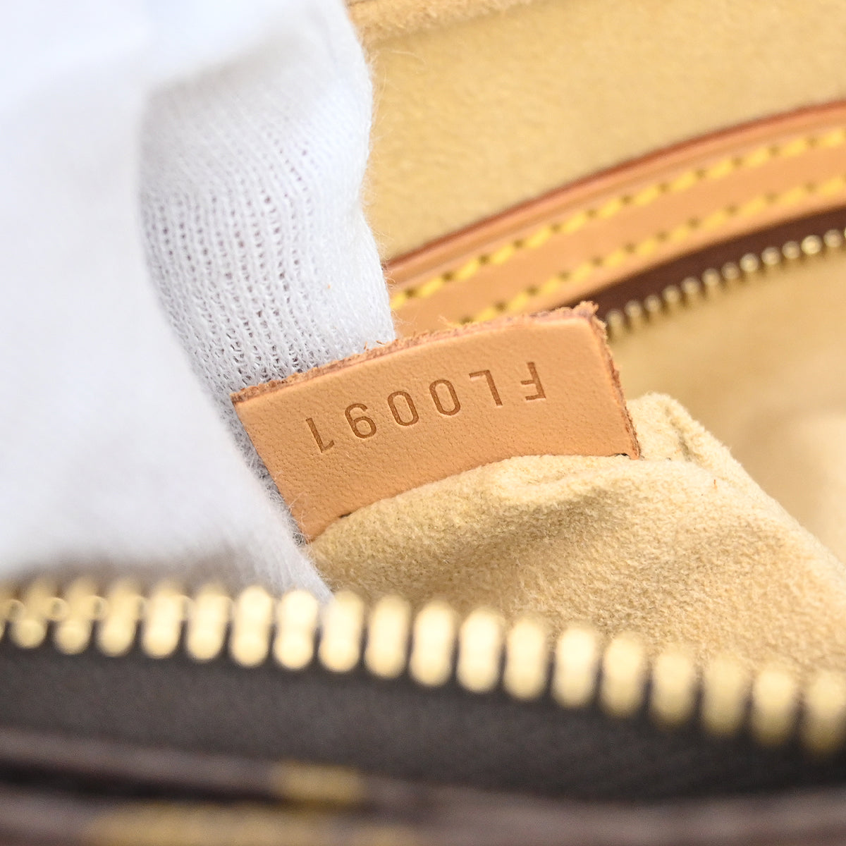 Louis Vuitton Monogram Looping MM Handbag M51146