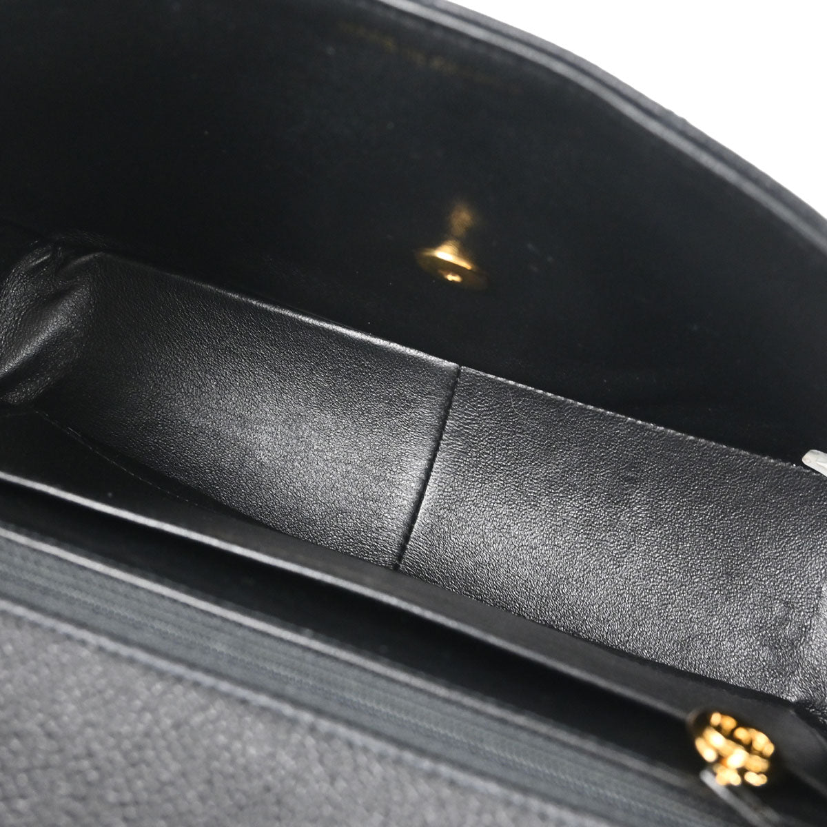 Chanel 1996-1997 Black Caviar Skin Medium Diana Shoulder Bag