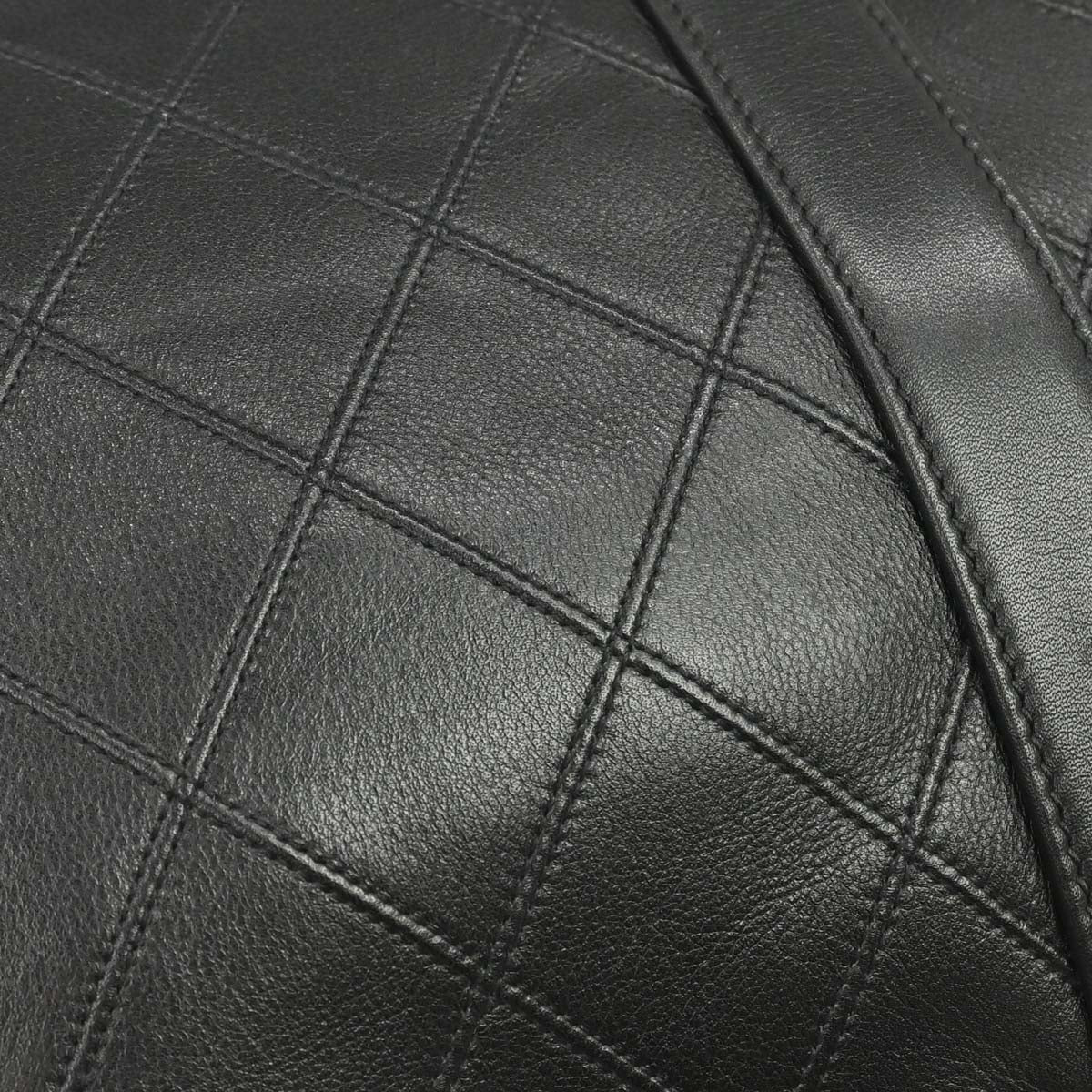 Chanel 1996-1997 Black Lambskin Bicolore Handbag