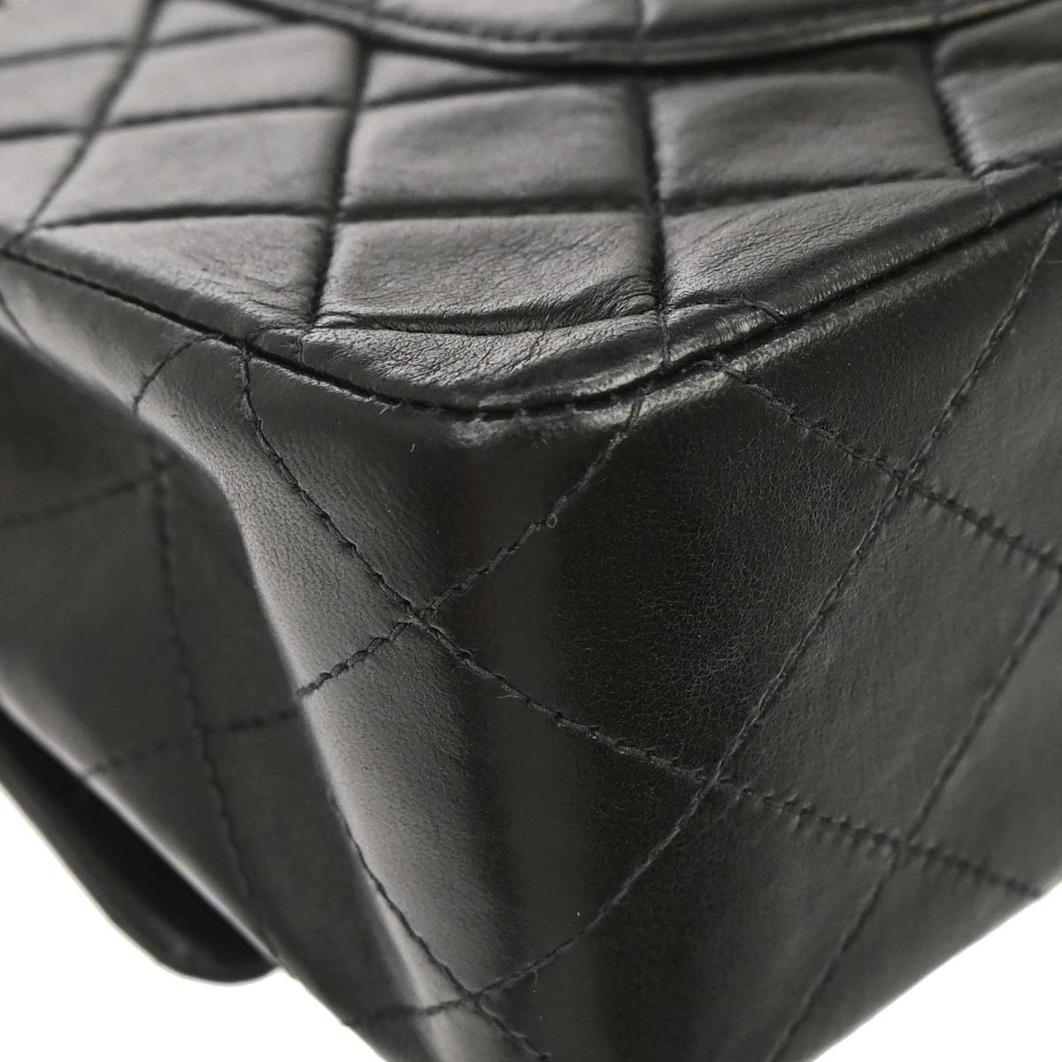 Chanel 2000-2002 Black Lambskin Medium Classic Double Flap Shoulder Bag