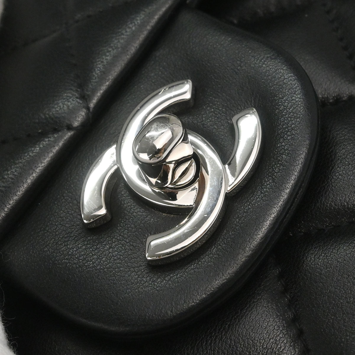 Chanel 1997-1999 Black Lambskin Small Classic Double Flap Shoulder Bag