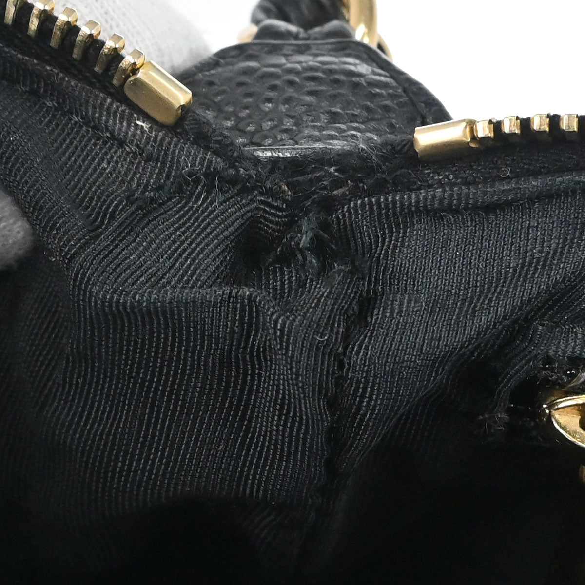 Chanel 2003-2004 Black Caviar Skin Shoulder Bag