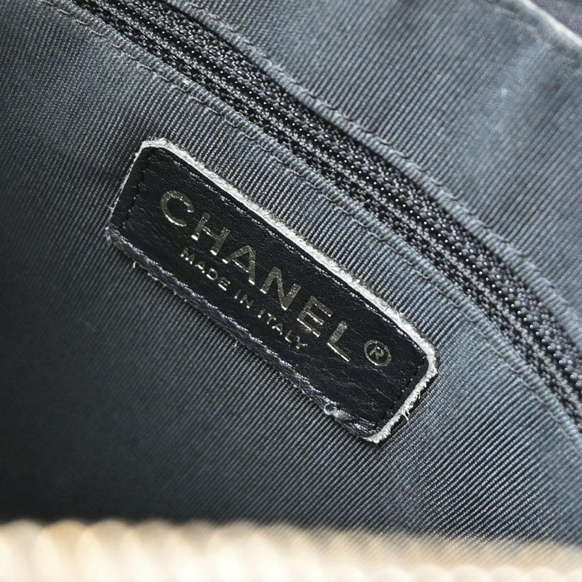 Chanel 2003-2004 Black Caviar Skin Hobo Handbag