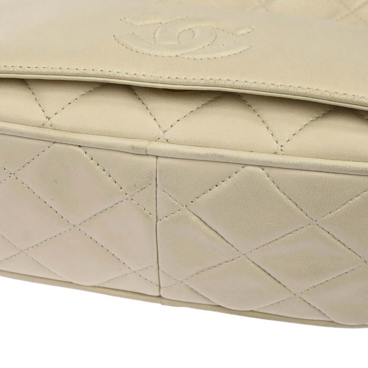 Chanel 1989-1991 Ivory Lambskin Camera Bag Mini
