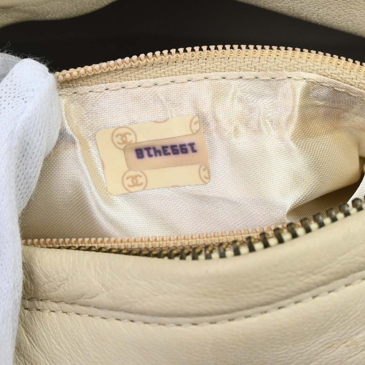 Chanel 1989-1991 Ivory Lambskin Camera Bag Mini