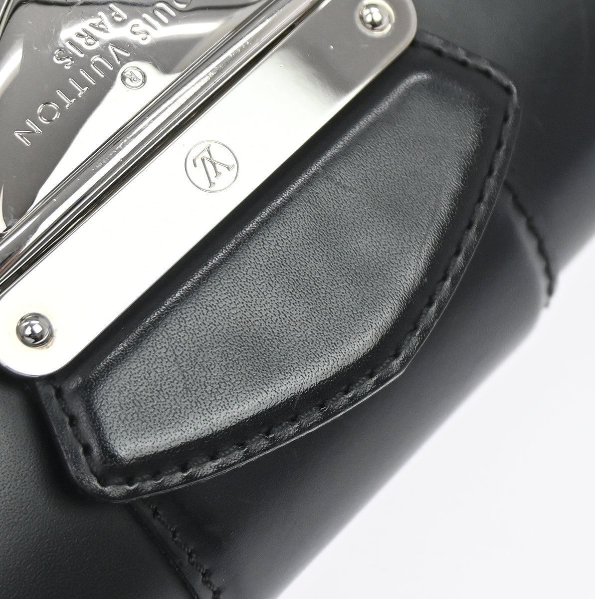 Louis Vuitton Black Epi Pochette Montaigne Handbag M59292