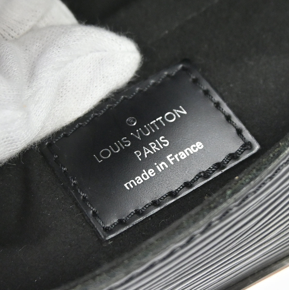 Louis Vuitton 2008 Black Epi Pochette Montaigne Handbag M59292