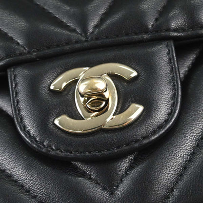 Chanel 2019 Black Lambskin Chevron Medium Classic Double Flap Shoulder Bag