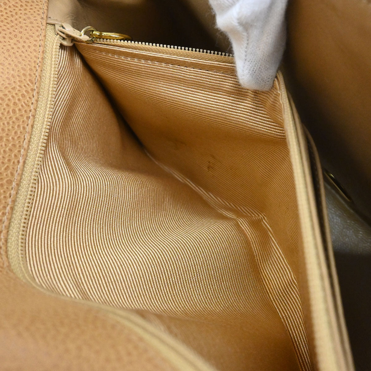 Chanel 1994-1996 Beige Caviar Skin Medium Diana Shoulder Bag