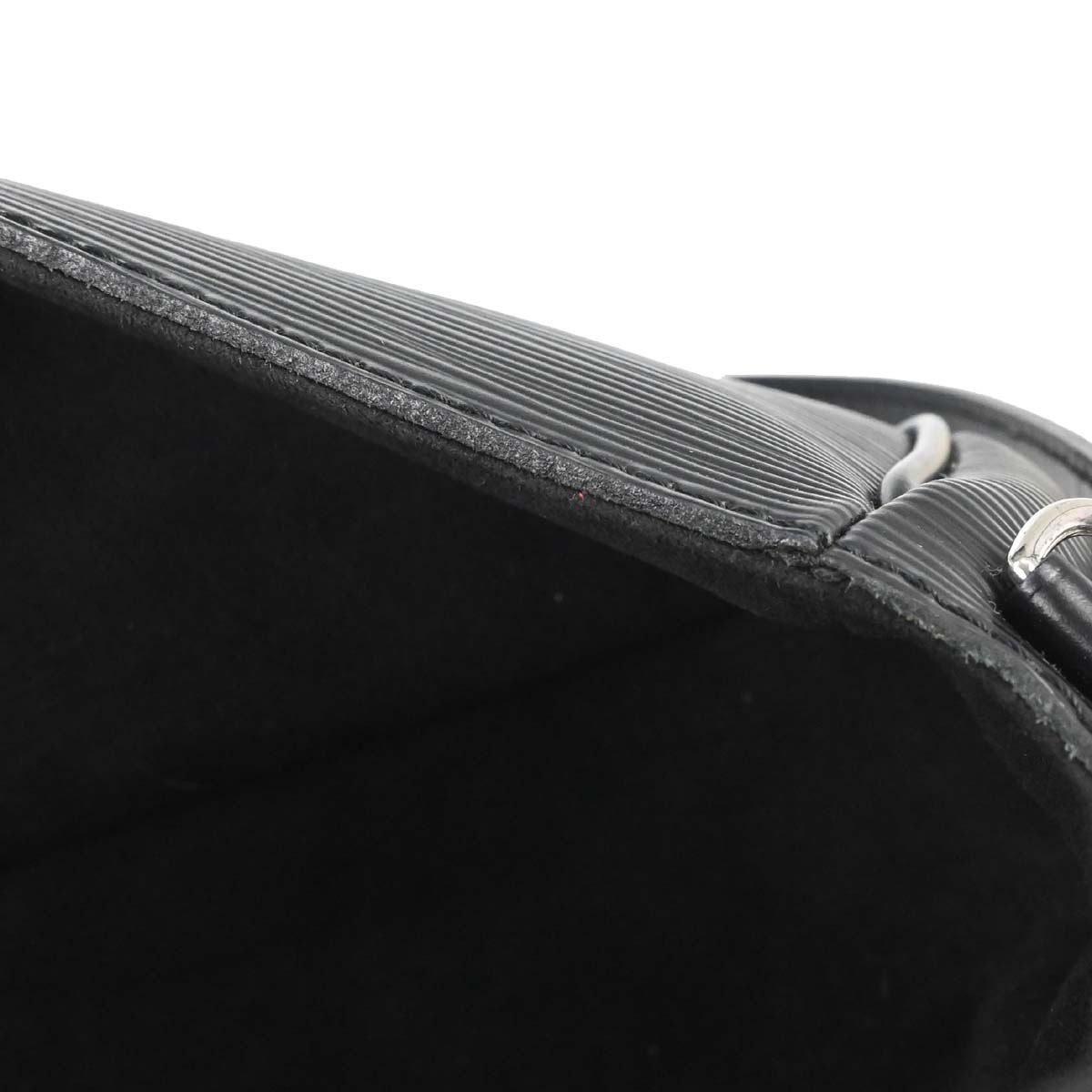 Louis Vuitton Black Epi Pochette Montaigne Handbag M59292