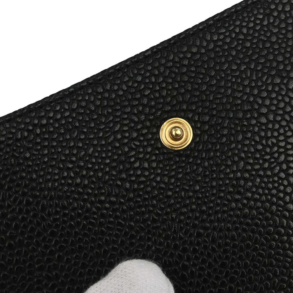 Chanel 2005-2006 Black Caviar Skin Bifold Wallet