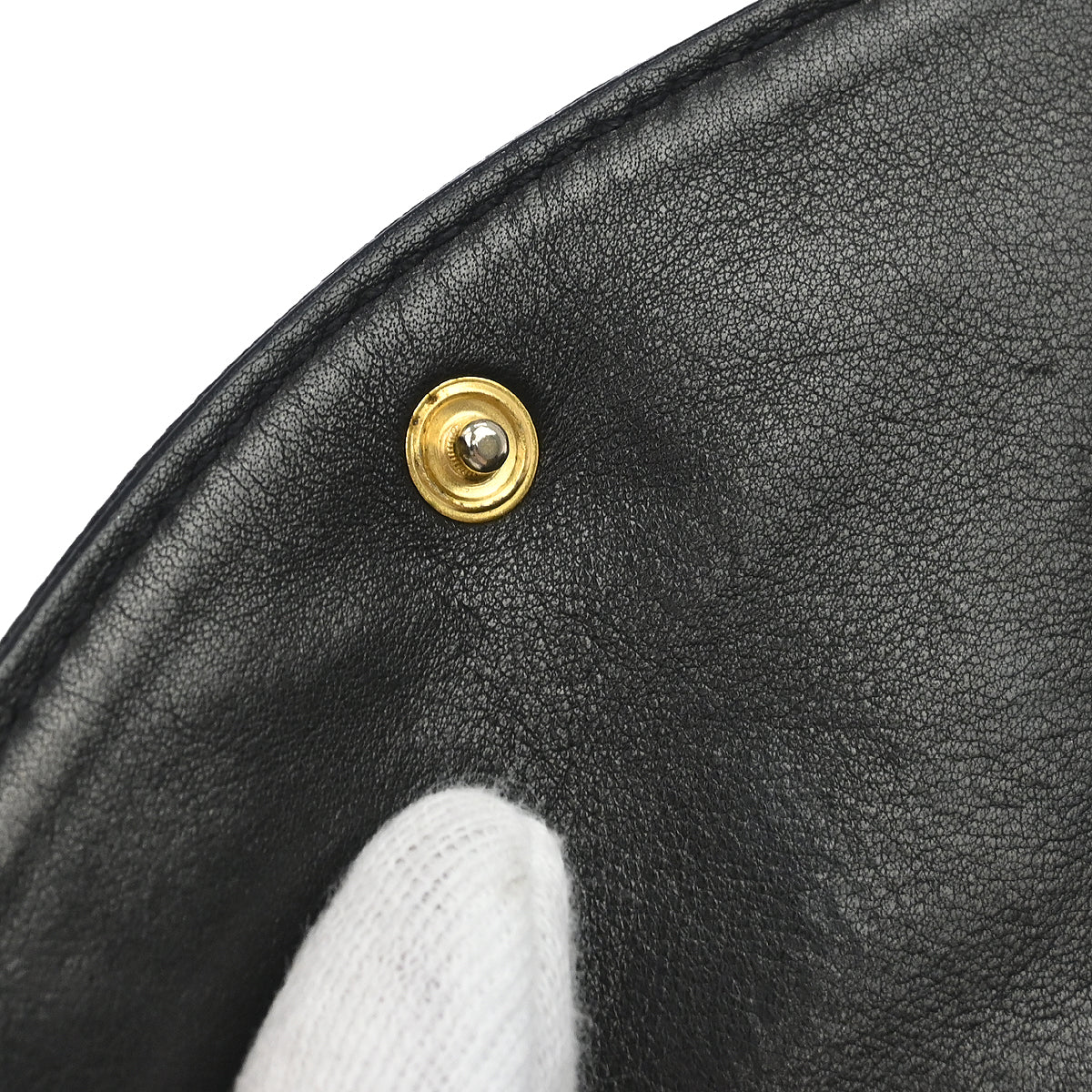 Chanel 1996-1997 Black Caviar Skin Bifold Wallet