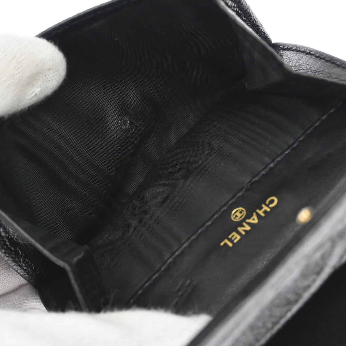 Chanel 1996-1997 Black Caviar Skin Bifold Wallet