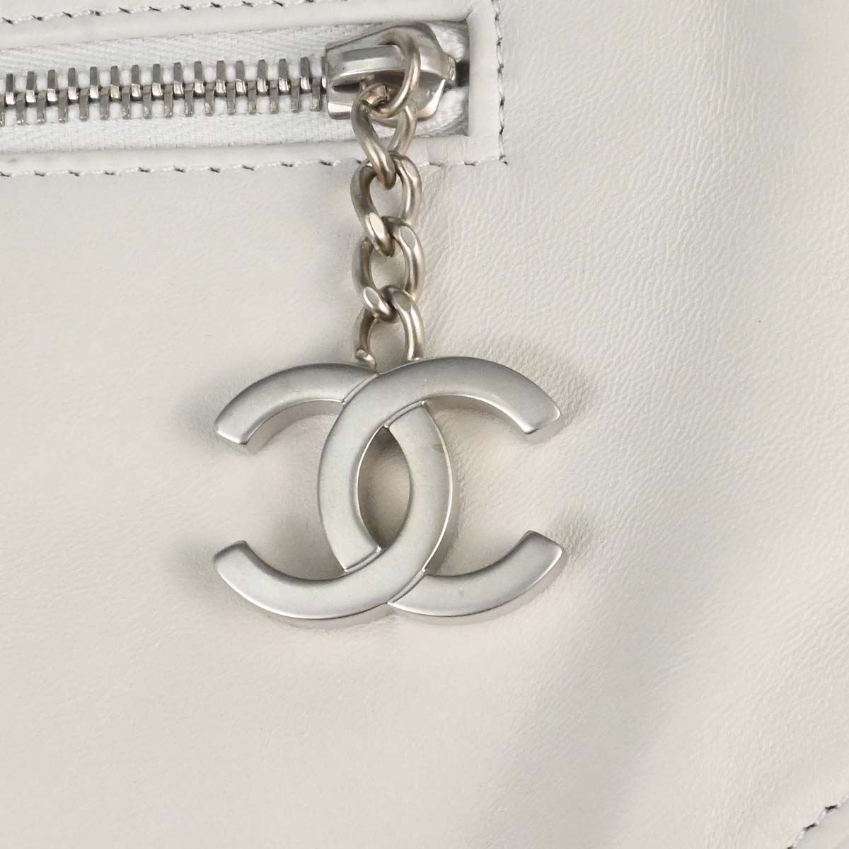 Chanel 2003-2004 White Lambskin Jacket Bag Body Bag