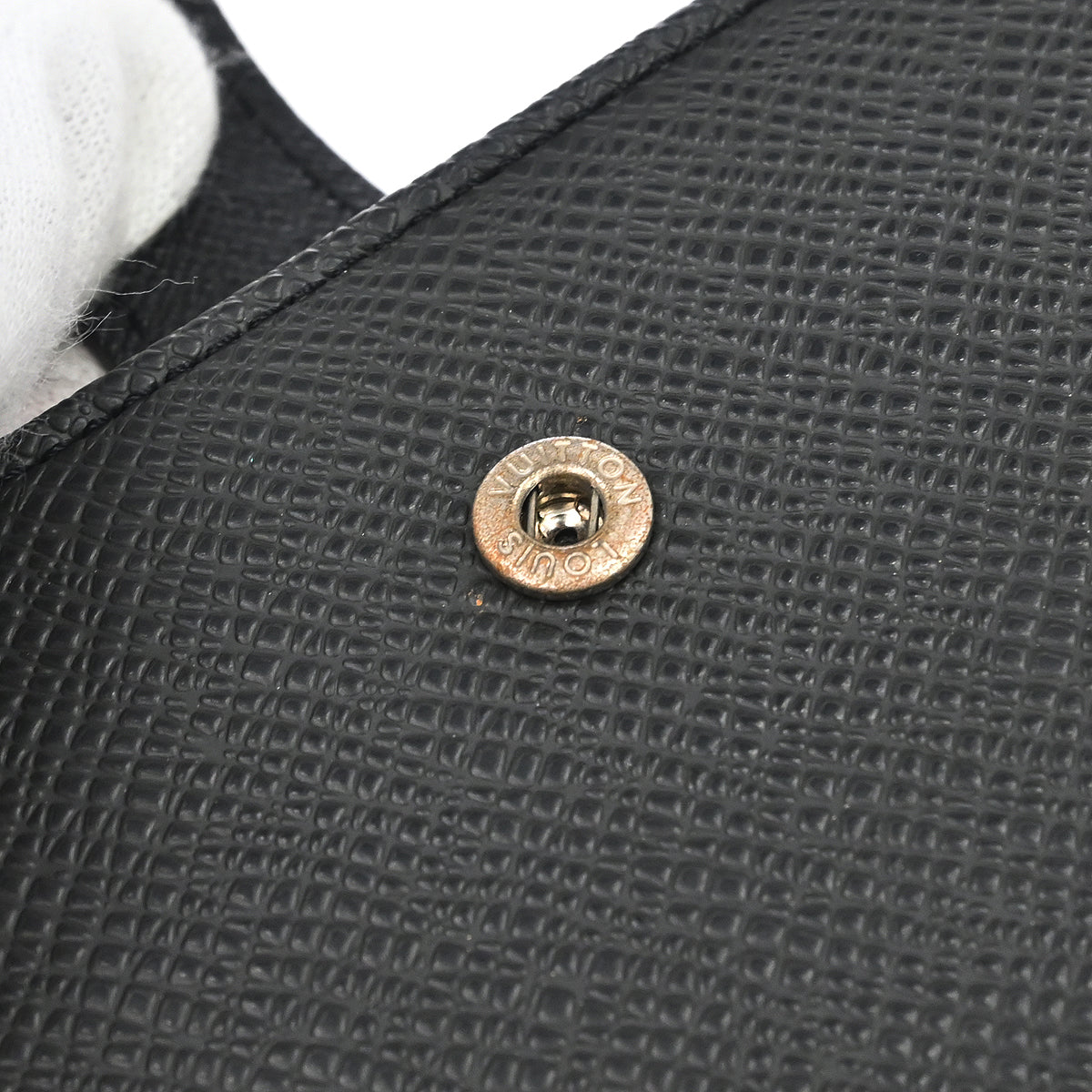 Louis Vuitton Black Taiga Agenda PM Notebook Cover R20426