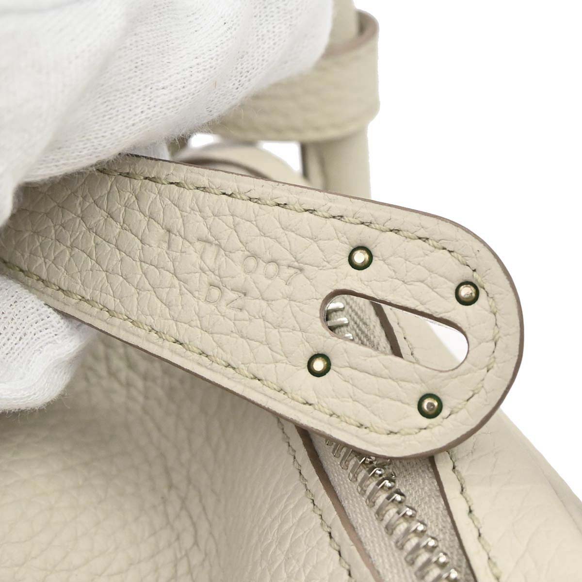 Hermes Vanilla Taurillon Clemence Lindy 30 Shoulder Bag