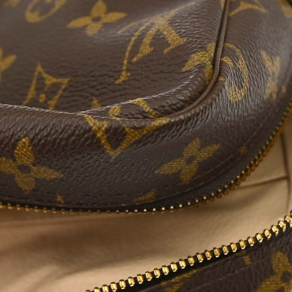 Louis Vuitton Monogram Trousse Toilette 28 Cosmetic Pouch M47522