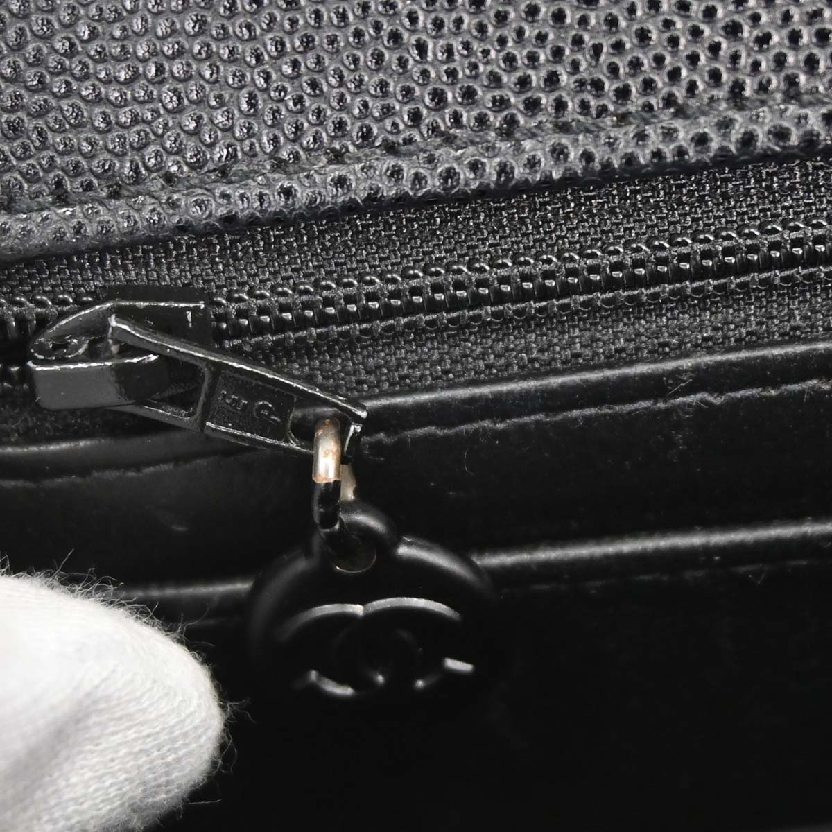 Chanel 1997-1999 Black Caviar Skin Straight Flap Shoulder Bag