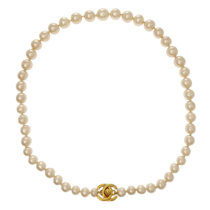 Chanel CC Turnlock Gold Costume Pearl Chain Necklace 96A