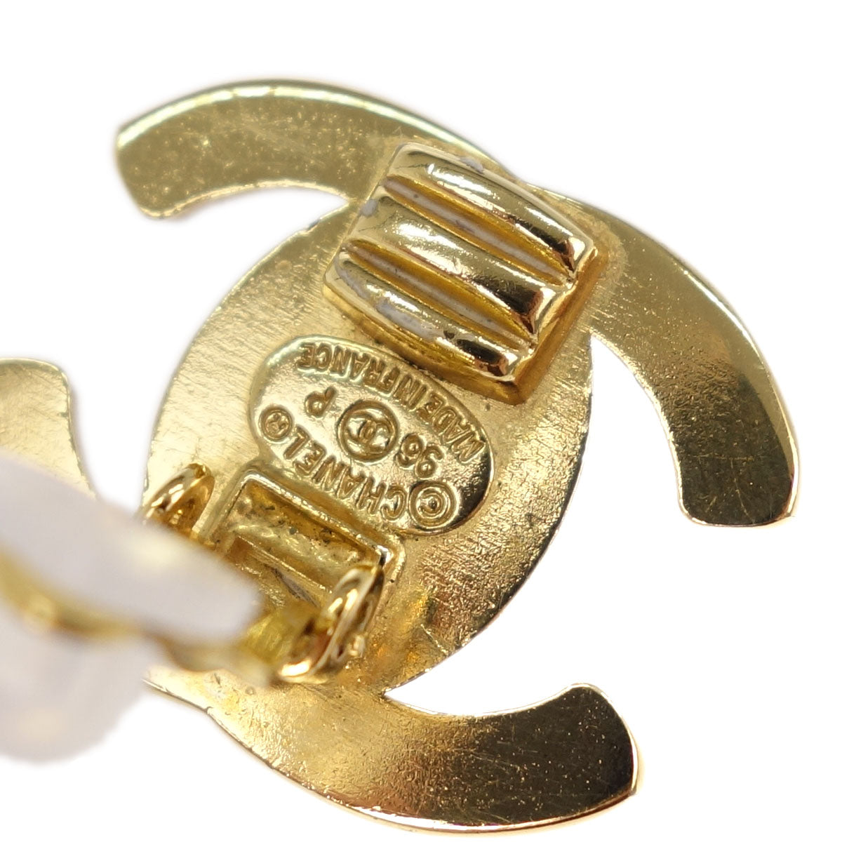Chanel CC Turnlock Clip-On Earrings Gold Small 96P