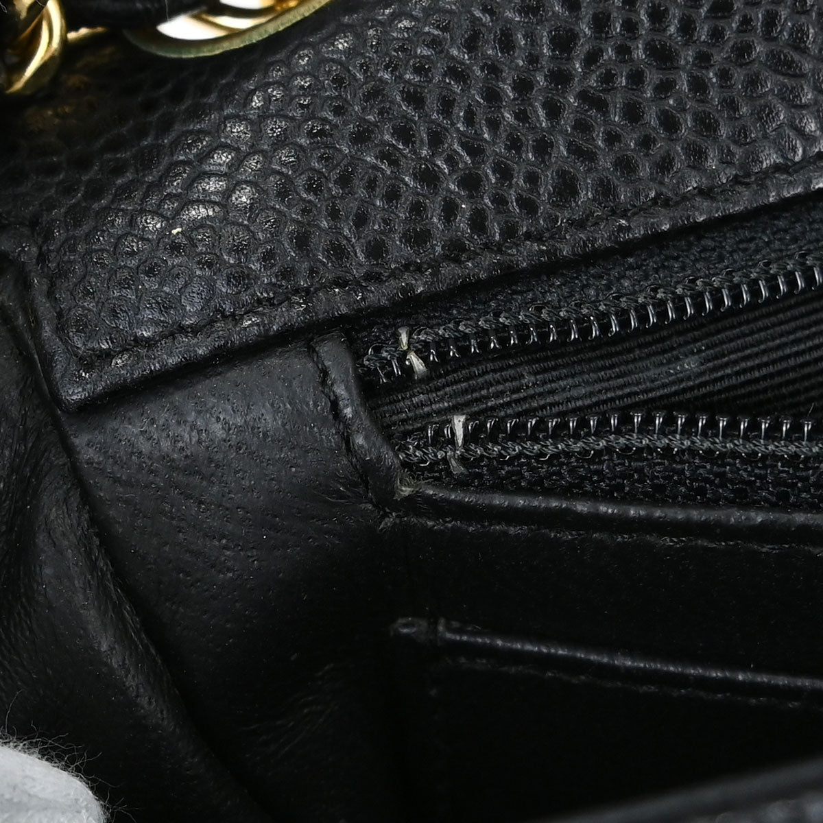 Chanel 2000-2002 Black Caviar Skin Mini Classic Square Flap Shoulder Bag 17
