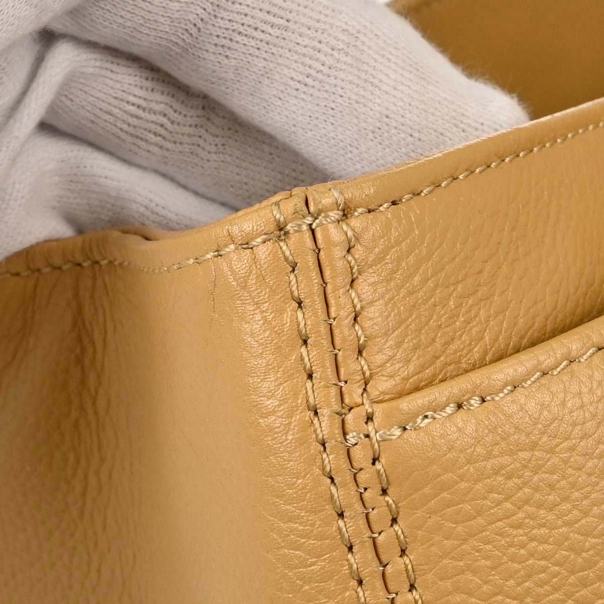 Chanel 2004-2005 Beige Calfskin Executive Cerf 2way Shoulder Tote Bag