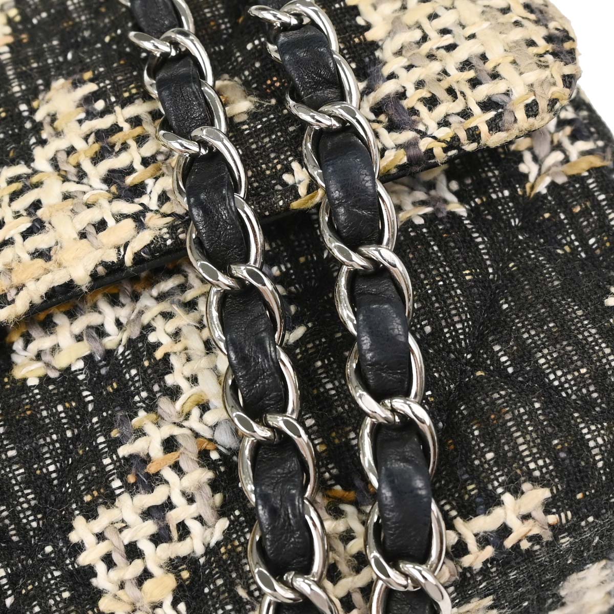 Chanel 2005-2006 Beige Black Tweed Medium Classic Double Flap Shoulder Bag