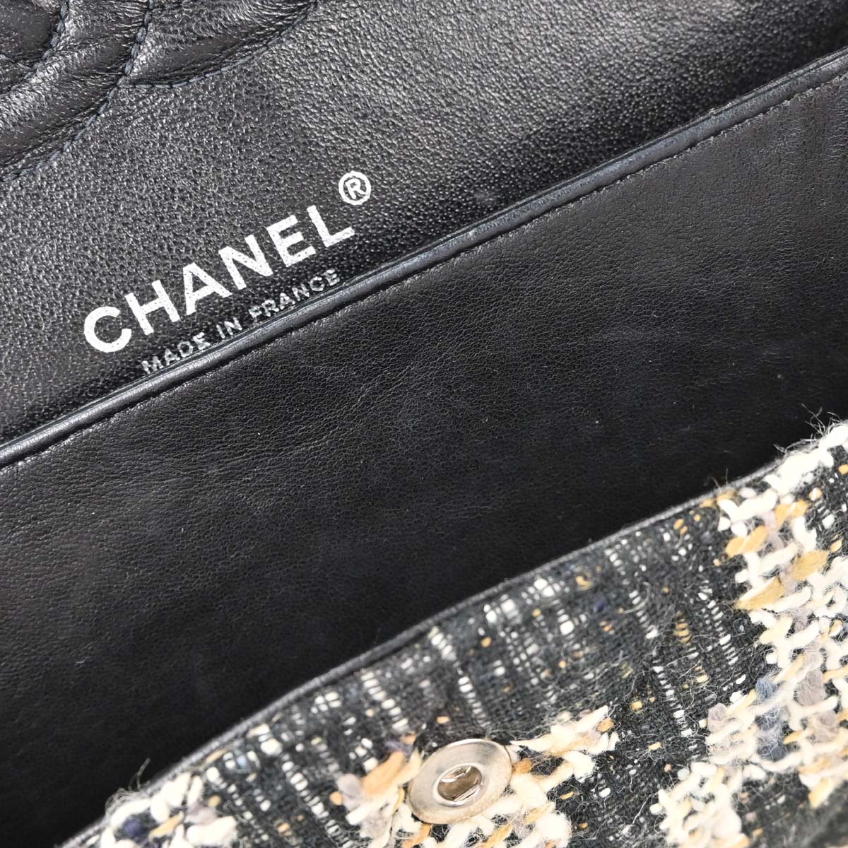 Chanel 2005-2006 Beige Black Tweed Medium Classic Double Flap Shoulder Bag