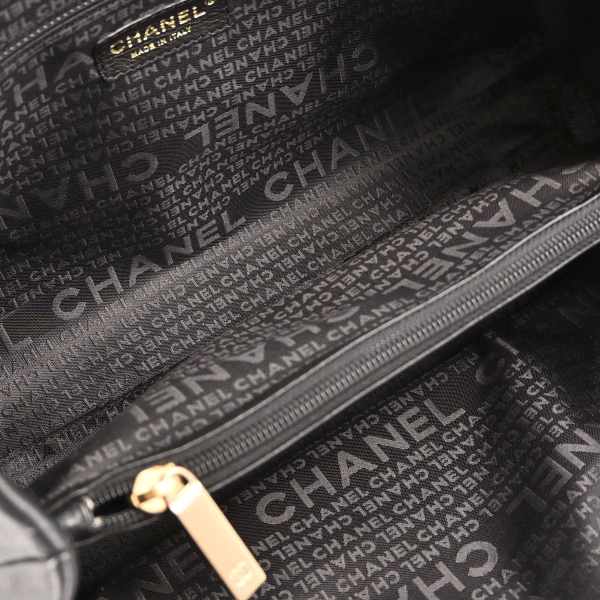 Chanel 2003-2004 Black Caviar Skin Tote Handbag