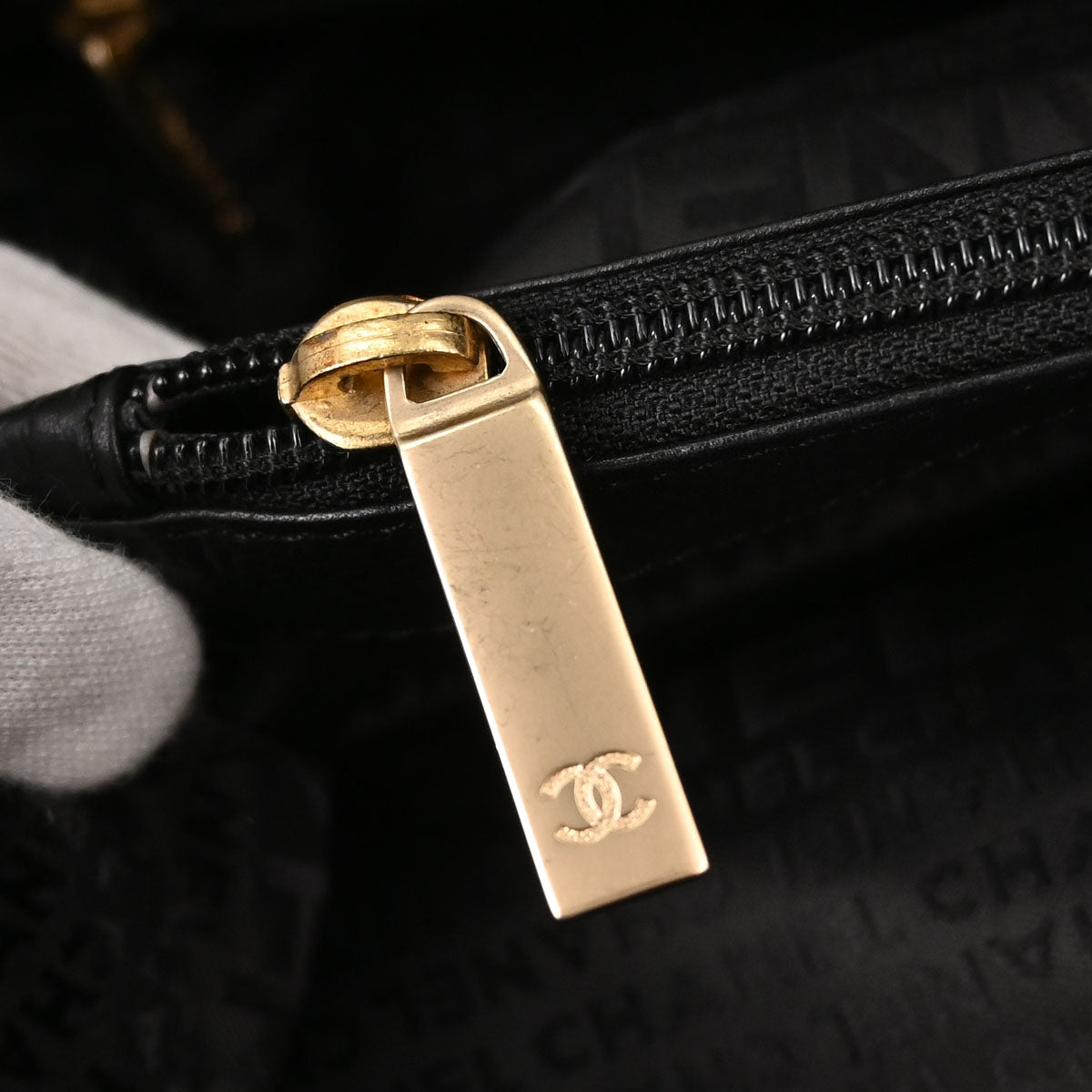 Chanel 2003-2004 Black Caviar Skin Tote Handbag