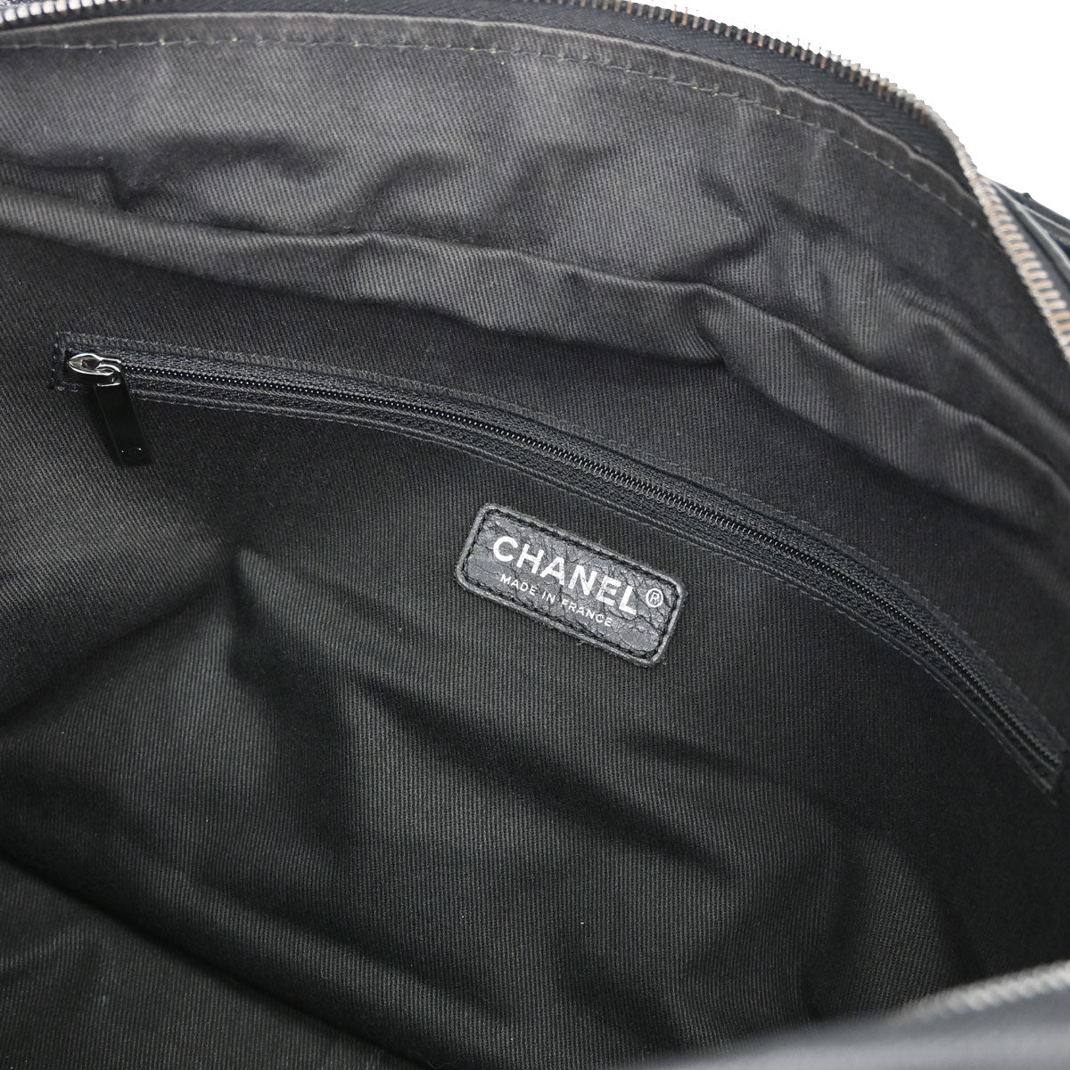 Chanel Black Calfskin Diamond Stitch Tote Handbag