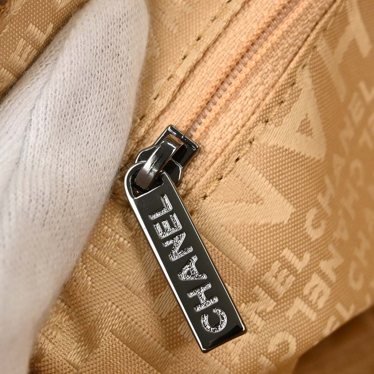 Chanel 2005-2006 Beige Caviar Skin Wild Stitch Choco Bar Handbag