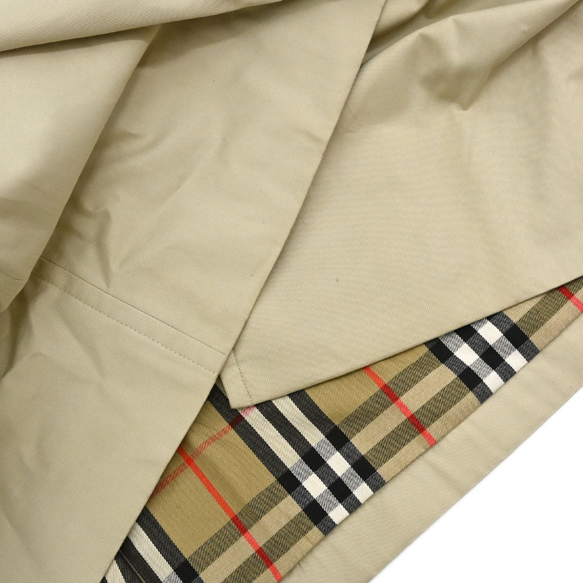 Burberrys Trench Coat Light Beige