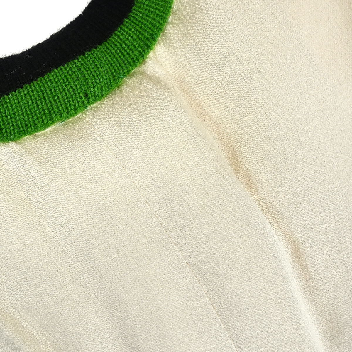 Chanel 1994 Sleeveless Vest Jacket White #34