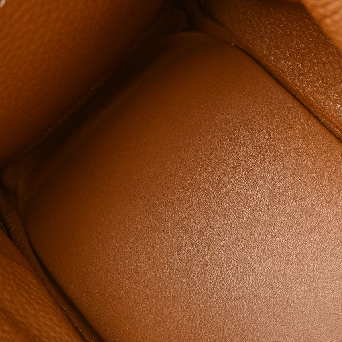 Hermes Gold Taurillon Clemence Lindy 30 Shoulder Bag