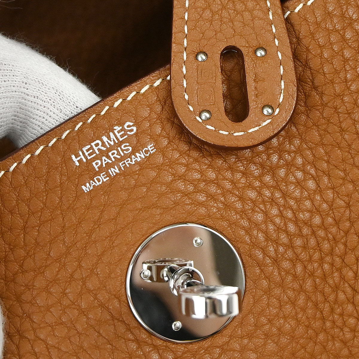 Hermes Gold Taurillon Clemence Lindy 30 Shoulder Bag